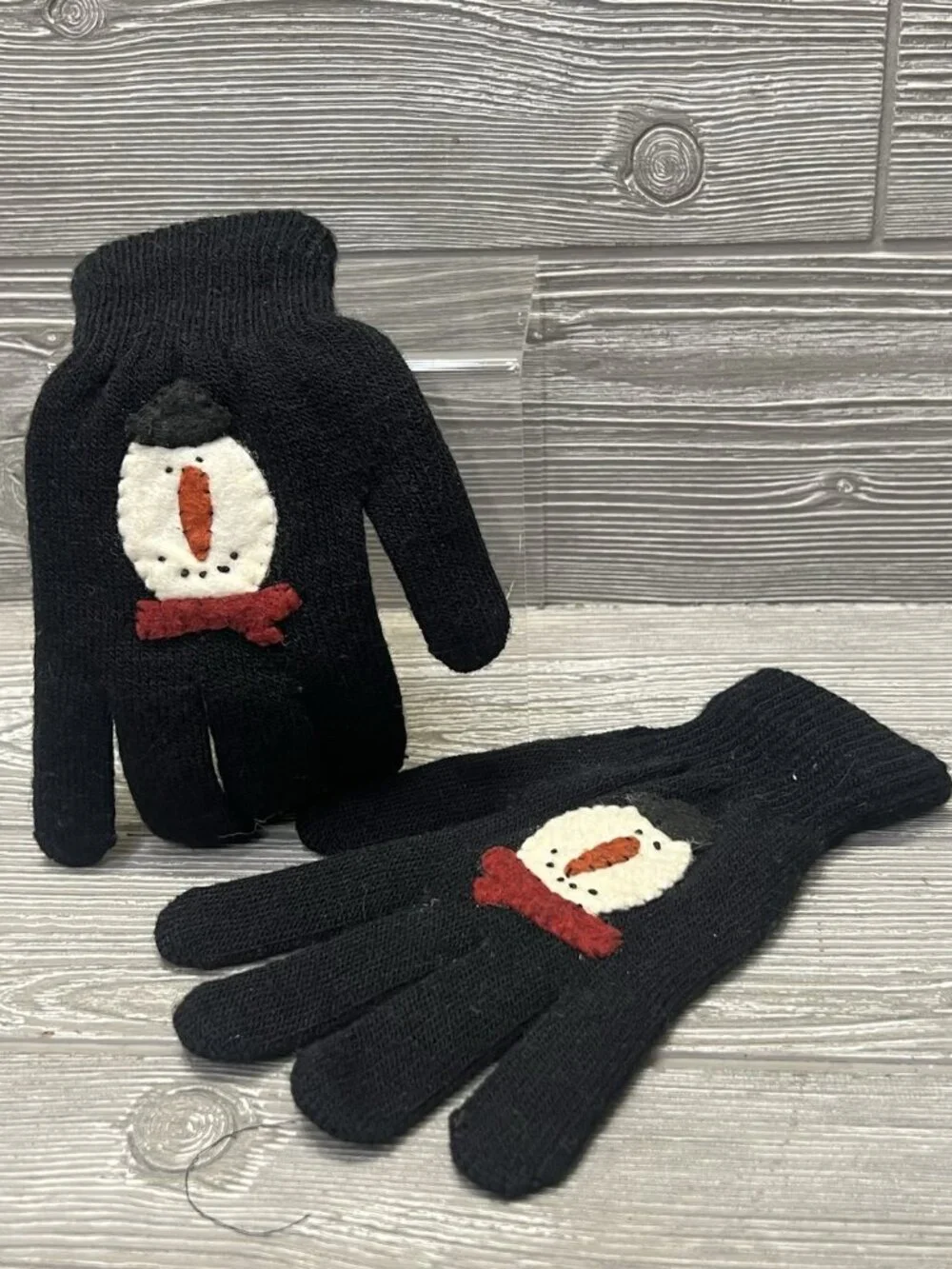 Women’s Black Knit Stretch Winter Gloves with Primitive Snowmen Applique